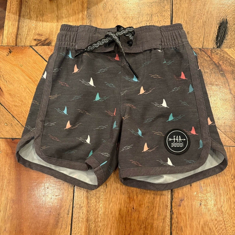 Feather 4 Arrow Shark Fin Boardshort Swimsuit - Picture 2 of 6